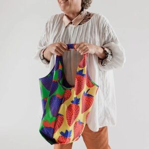 BAGGU NWT Electric Strawberry Mix Standard Reusable Bag
